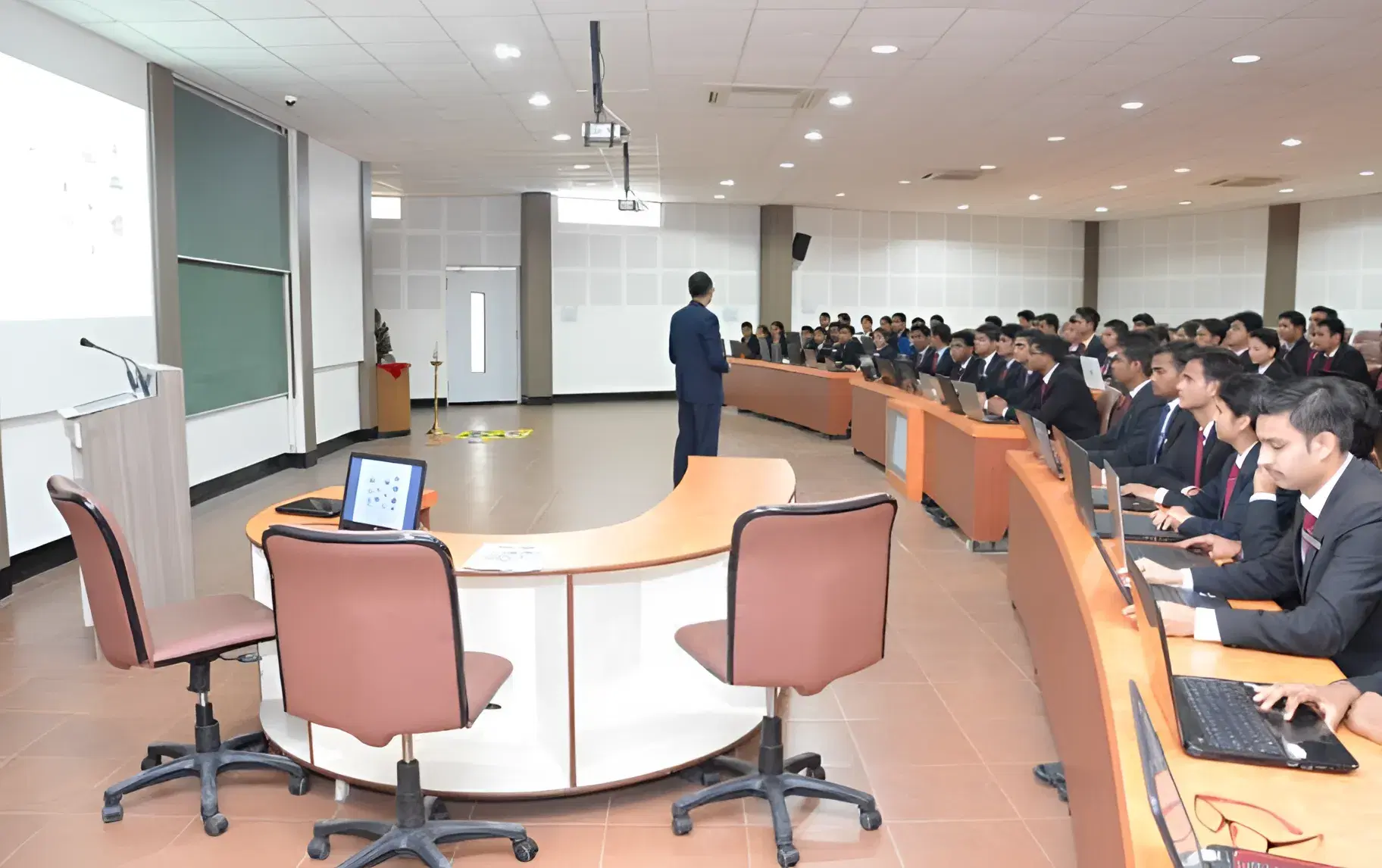 Shri Ram Murti Smarak International Business School Lucknow academic infrastrucre photo 2